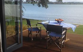 Absolute Waterfront Serenity Near Auckland